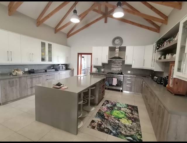 4 BEDROOM HOUSE FOR SALE IN HERON BANKS GOLF ESTATE